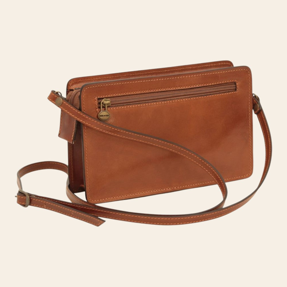 Borsetta clutch in pelle marrone con tasca frontale con zip e tracolla lunga