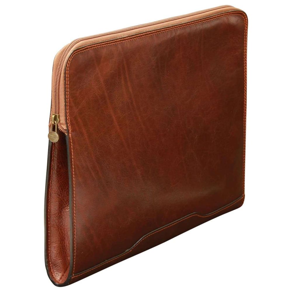 Porta documenti in pelle marrone con angoli arrotondati e zip