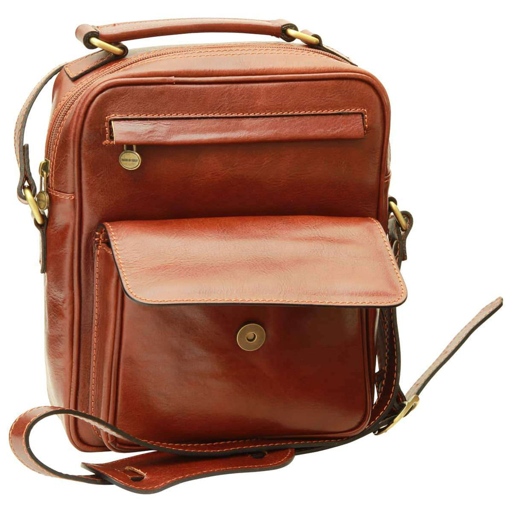 Borsa a tracolla con tasca frontale. Marrone