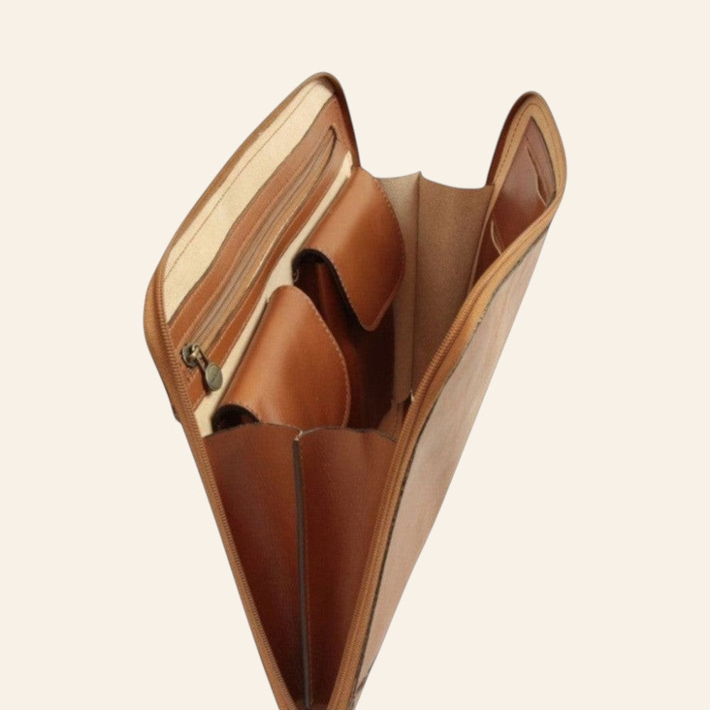 Porta documenti in pelle Old Angler marrone, interno con tasca con zip e alloggi