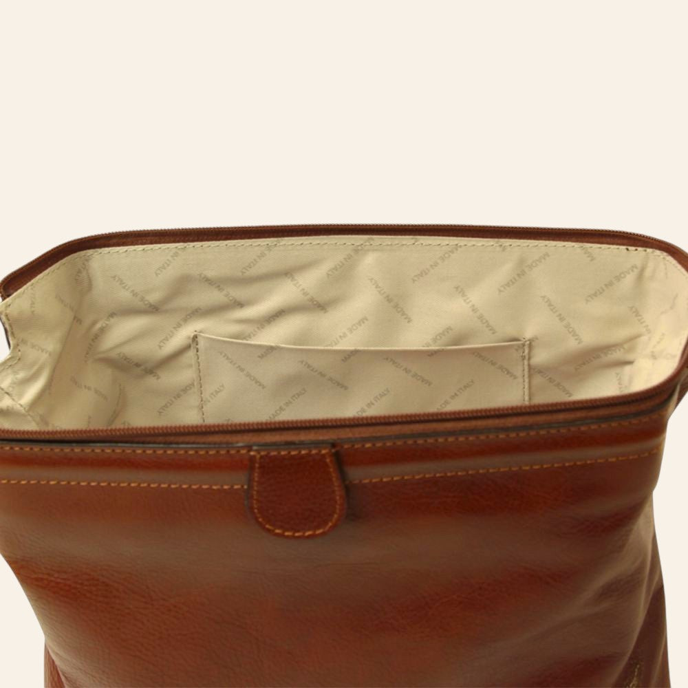 Beauty in pelle di vitello marrone artigianale con zip e fodera chiara