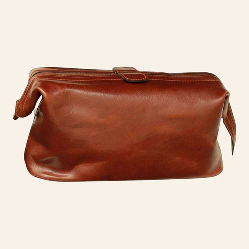 Astuccio beauty in pelle marrone con fibbia frontale e manici laterali