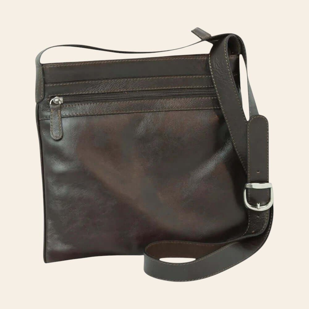 Borsa a tracolla in pelle scura con tracolla regolabile e doppia tasca con zip