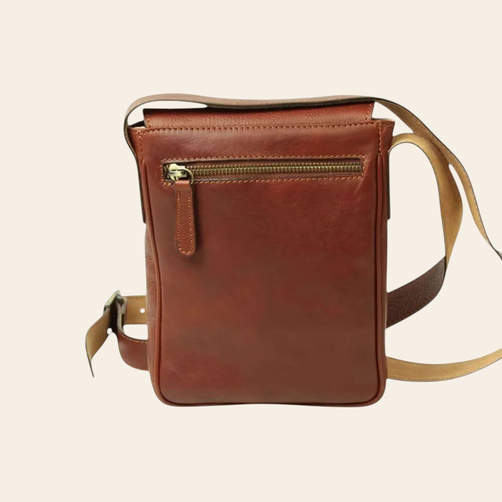 Borsa a tracolla in pelle mogano con tasca frontale a cerniera e tracolla