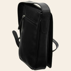Borsa a tracolla in pelle nera con zip frontale e tracolla regolabile