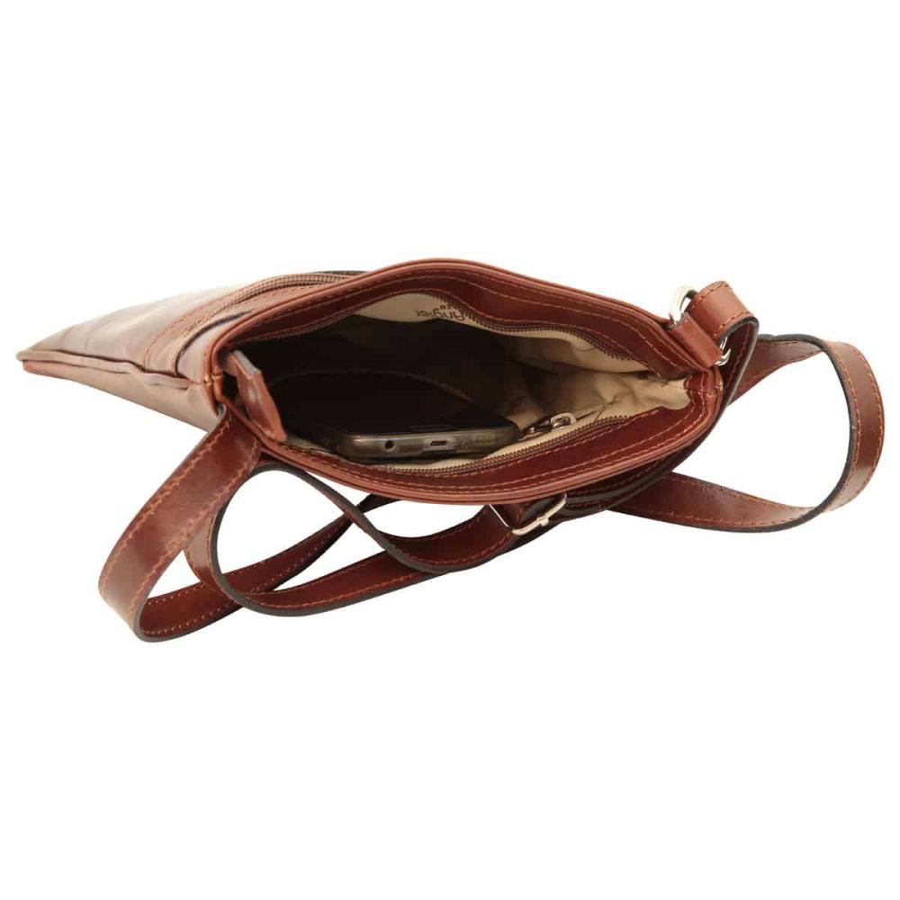 Borsa tracolla in pelle marrone aperta: interno foderato chiaro e tasche