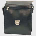 Borsa a tracolla in pelle nera con zip centrale e fibbia decorativa frontale