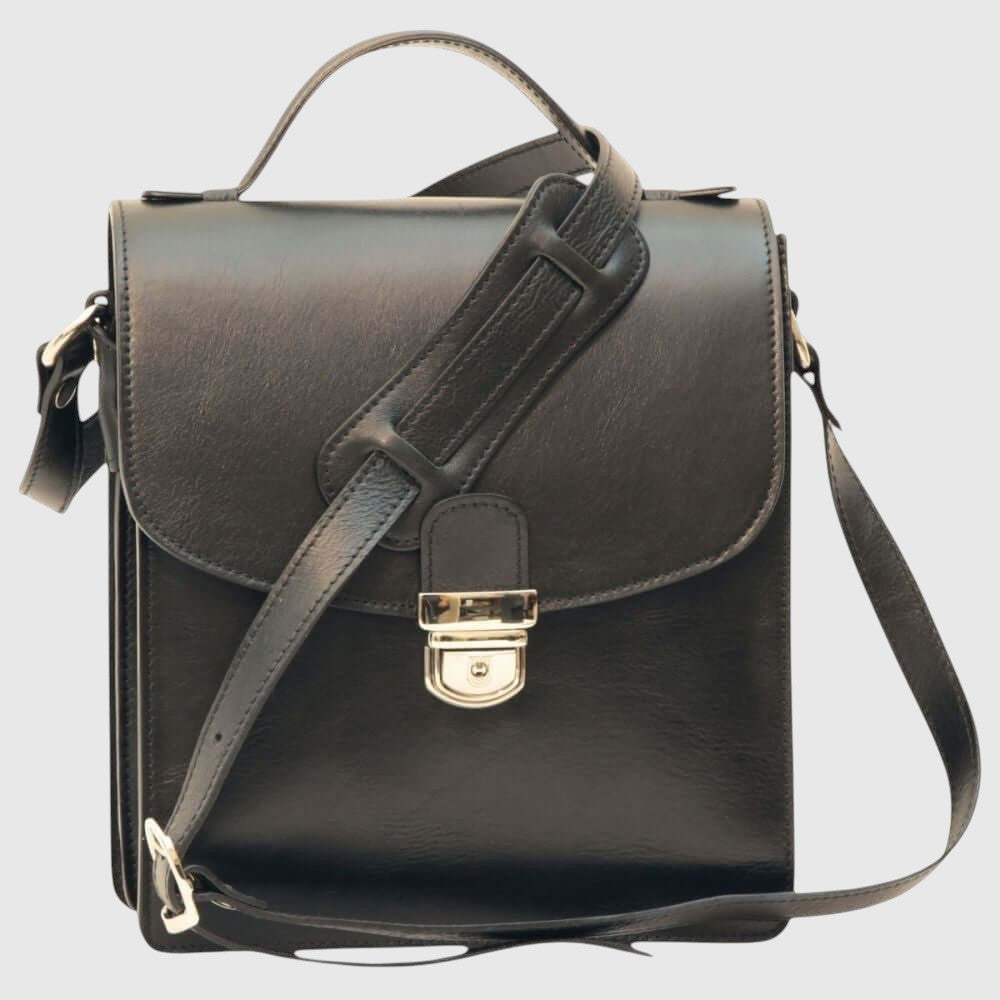 Borsa a tracolla in pelle nera con tracolla regolabile e fibbia frontale