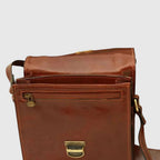 Sacoche bandoulière marron en cuir fait main pour homme. Marron