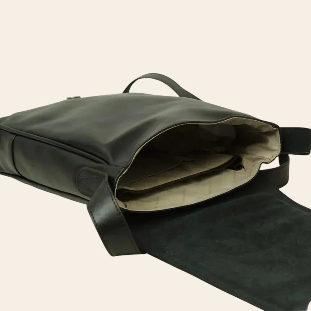 Borsa a tracolla in pelle nera con apertura superiore e interno chiaro