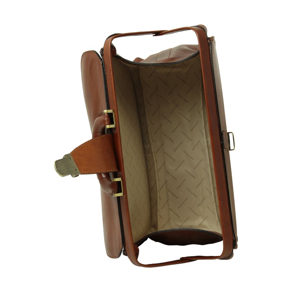 Borsa da medico in pelle marrone, vista laterale con tracolla e interno beige.