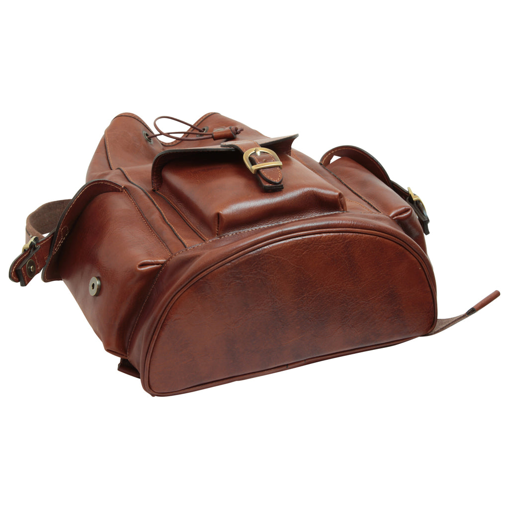 Zaino in pelle con 3 tasche frontali. Marrone
