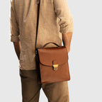 Sacoche bandoulière marron en cuir fait main pour homme. Marron