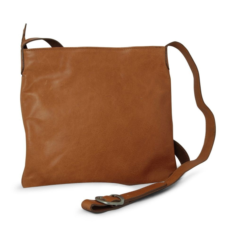 Borsa tracolla in pelle cognac con patta e tracolla lunga