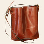 Borsa a tracolla in pelle marrone con tracolla e chiusura laterale, Mod. 2054