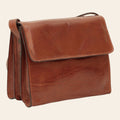 Borsa a tracolla in vitello pieno fiore marrone con patta frontale e fibbia.