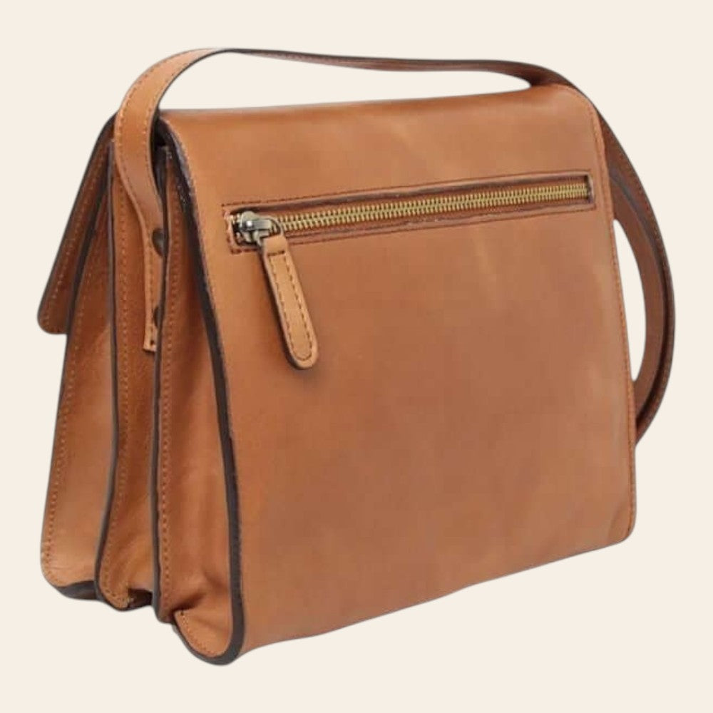 Borsa a tracolla in vitello cognac con tasca frontale con zip e doppia tracolla