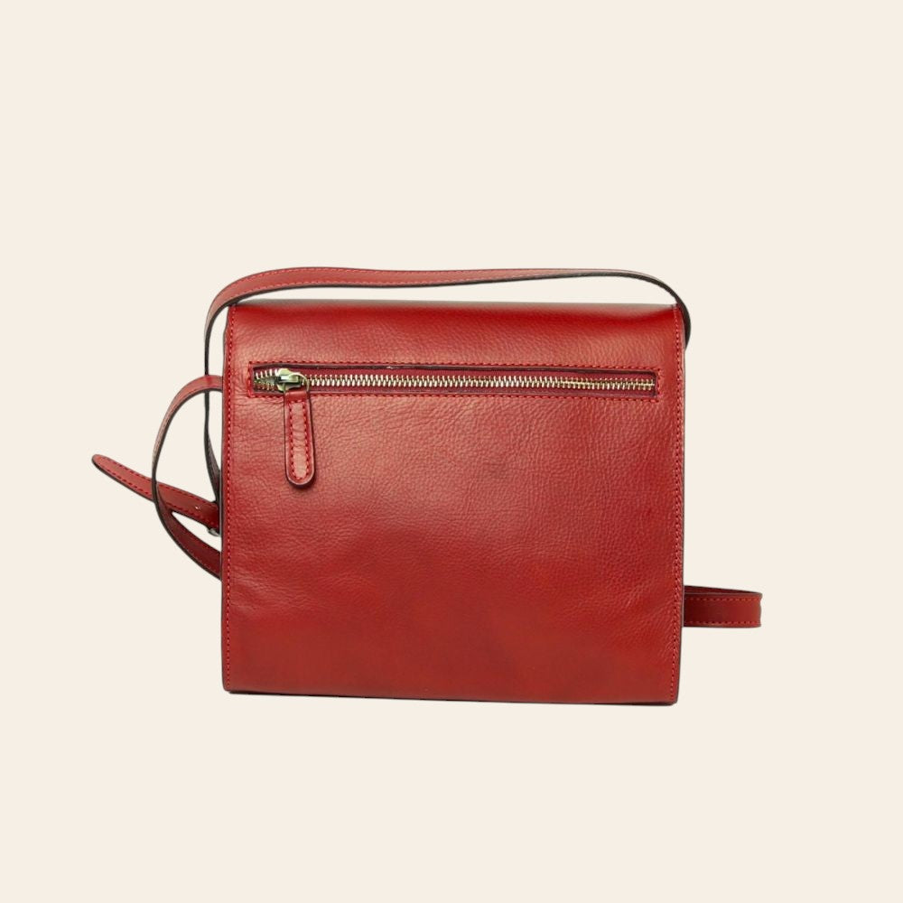 Borsa a tracolla rossa in vitello con zip centrale e tracolla
