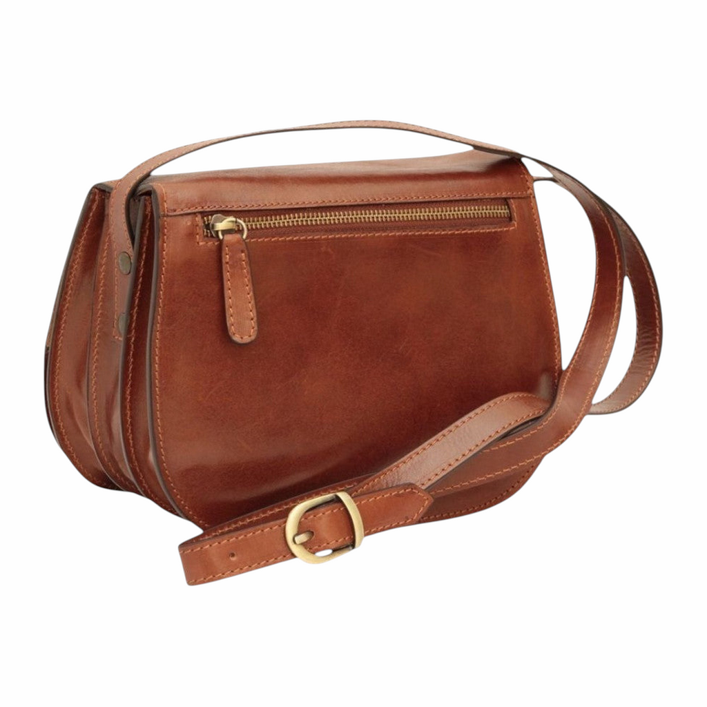 Borsa a tracolla in pelle marrone; vista posteriore a tre quarti con tasca posteriore con zip e tracolla regolabile