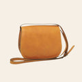 Borsa a tracolla in pelle ocra Old Angler con chiusura liscia e tracolla in cuoio