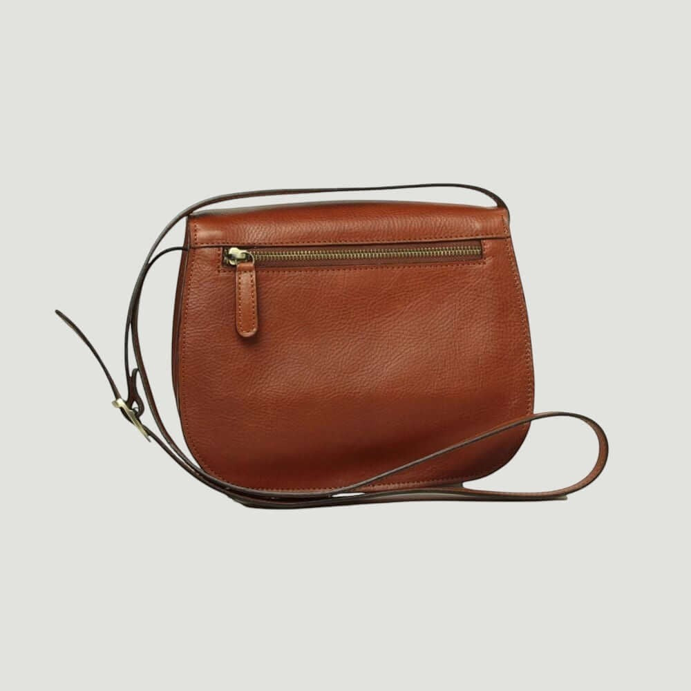 Borsa a tracolla in pelle teak con chiusura superiore a zip e tracolla lunga.