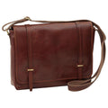 Borsa a tracolla in pelle marrone con patta e fibbie, tracolla regolabile