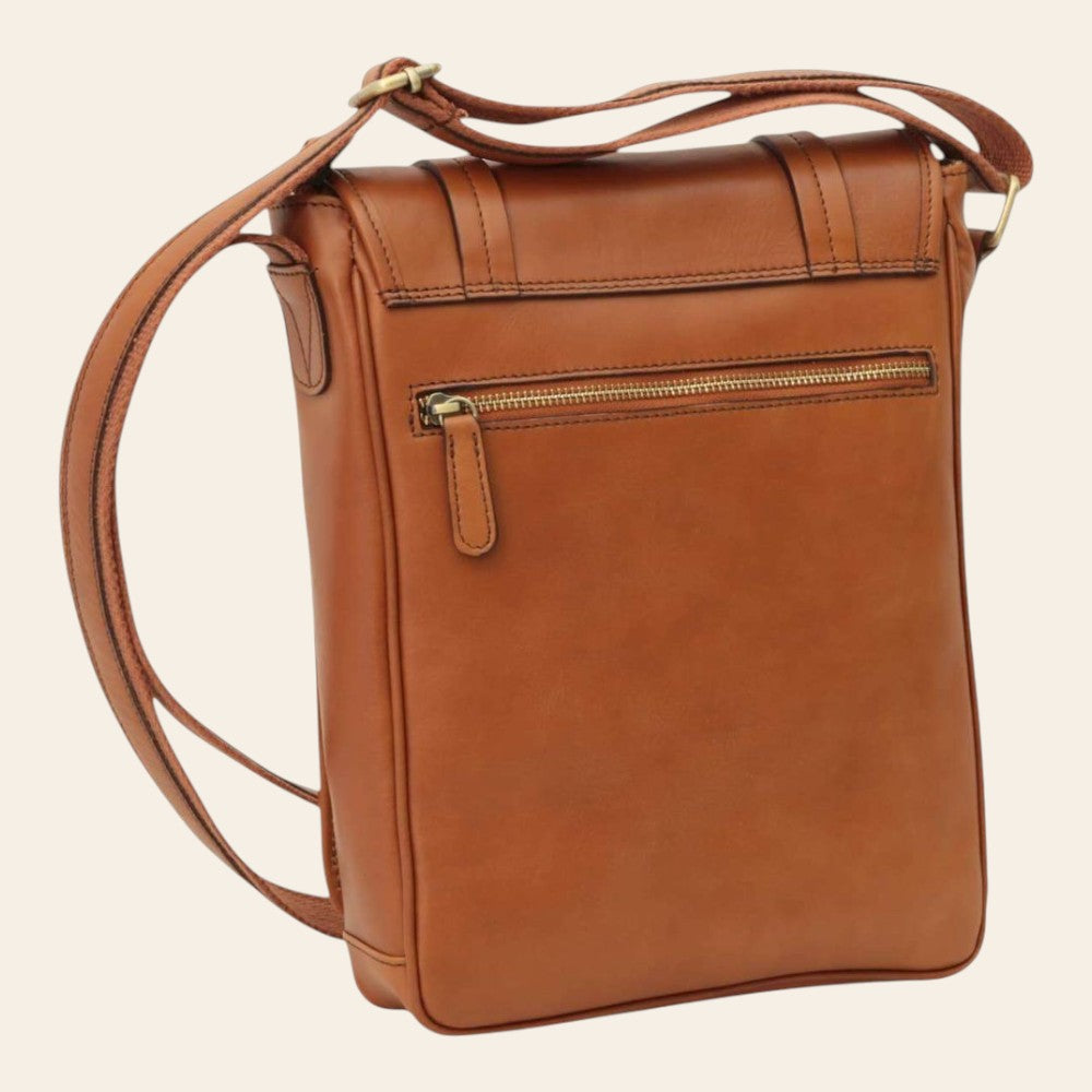 Borsa messenger in vitello marrone con tasca frontale a zip e tracolla lunga regolabile