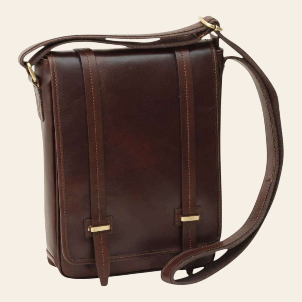 Borsa messenger in vitello marrone scuro con tracolla e doppia chiusura a fibbie