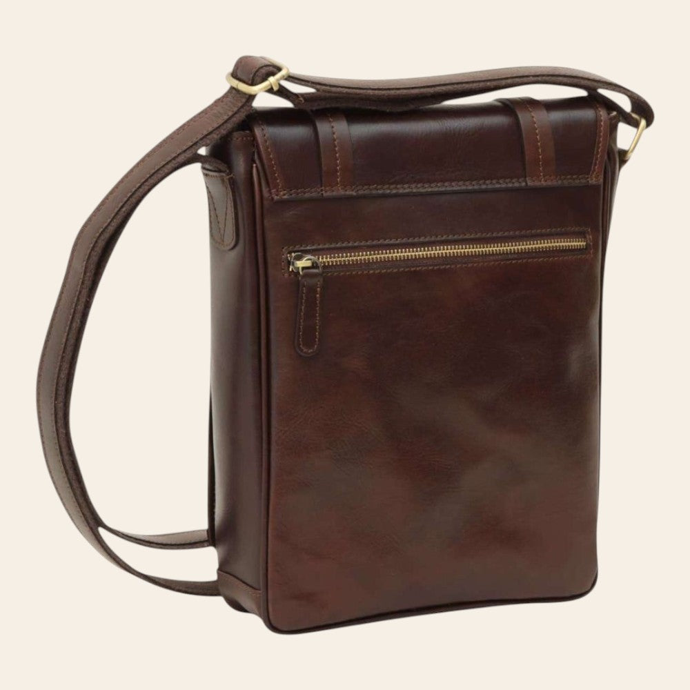 Borsa messenger marrone scuro con doppia chiusura, tasca frontale con zip e tracolla