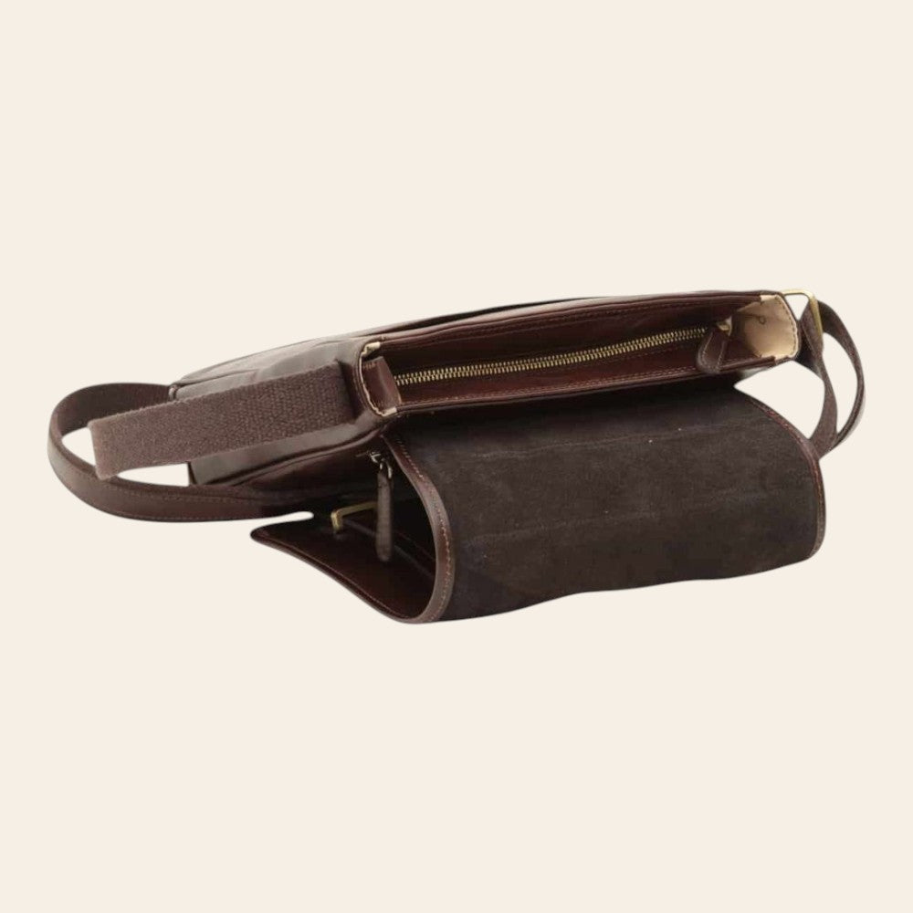 Borsa messenger marrone scuro vista laterale con zip superiore e interno visibile