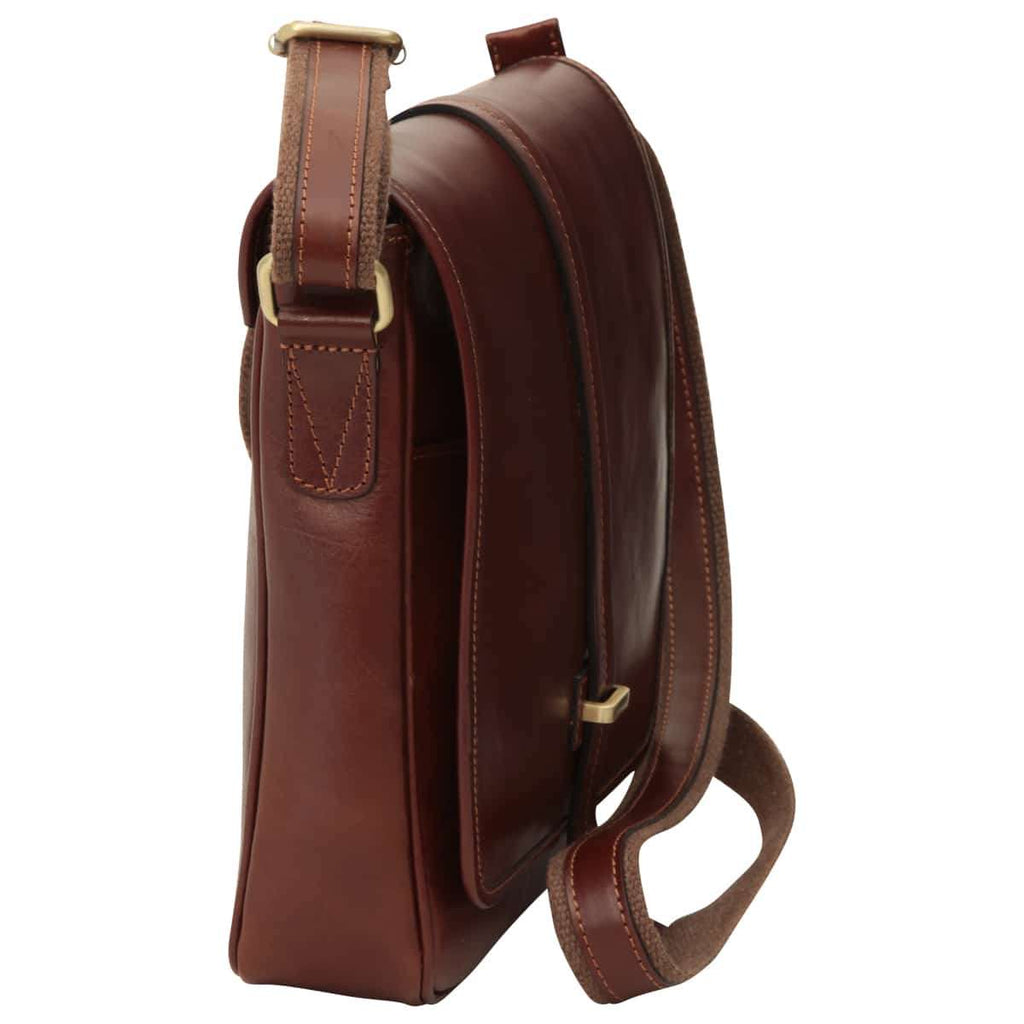 Messenger con chiusura magnetica. Marrone