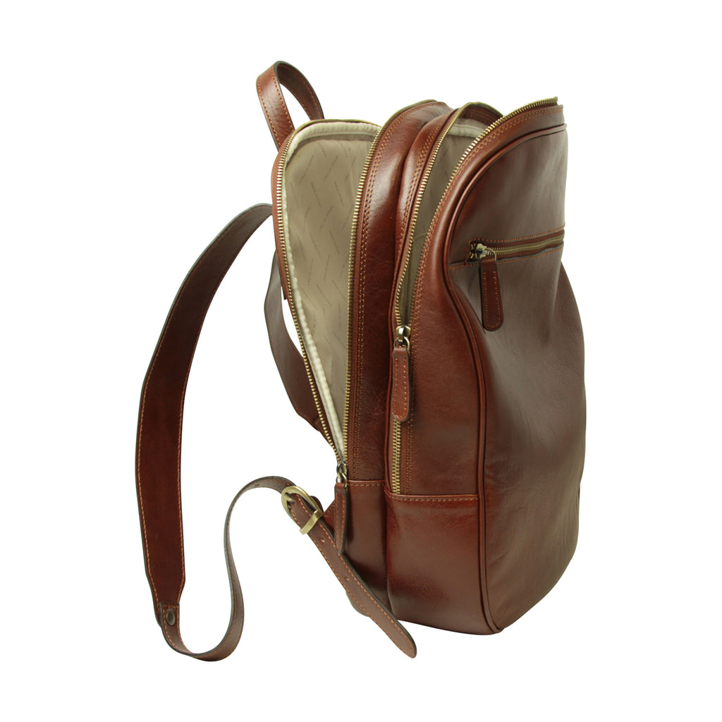 Zaino in pelle con tasca con zip frontale. Marrone