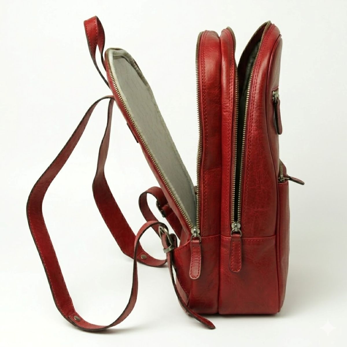 Zaino in pelle con tasca con zip frontale - Rosso