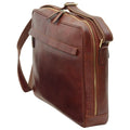 Borsa messenger in pelle marrone con patta e tracolla regolabile