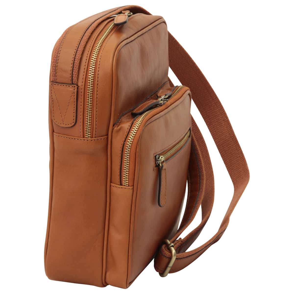 Messenger in pelle con chiusura a zip (Piccola). Marrone Coloniale