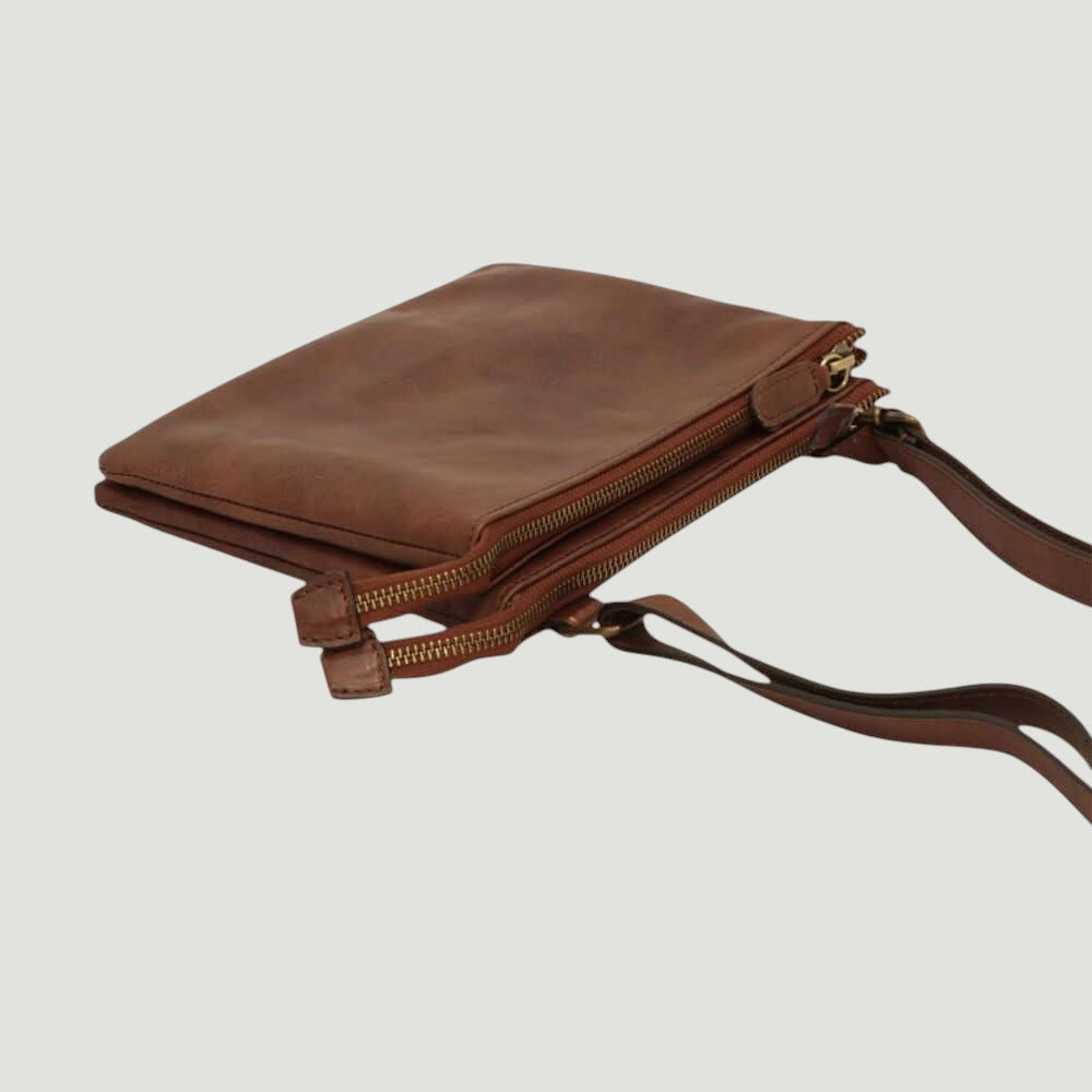 Borsa a tracolla marrone in vitello pieno fiore con tasca frontale e zip e tracolla