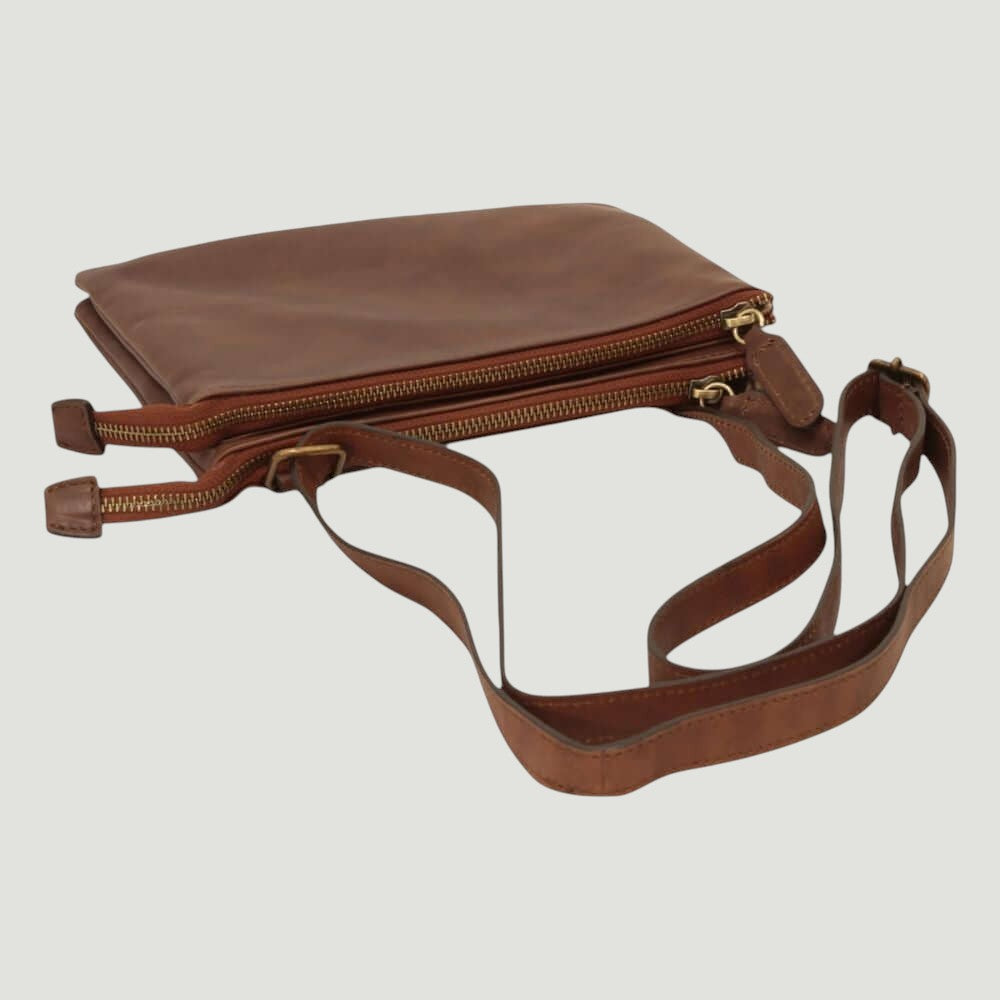 Borsa a tracolla marrone in vitello pieno fiore con zip orizzontale e tracolla in pelle