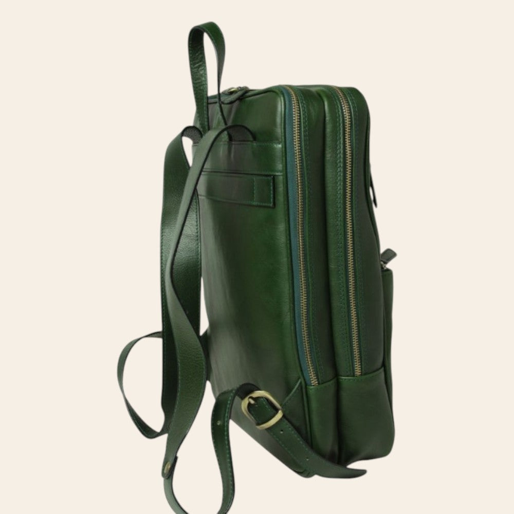 Zaino in pelle verde con zip laterale e tracolla regolabile