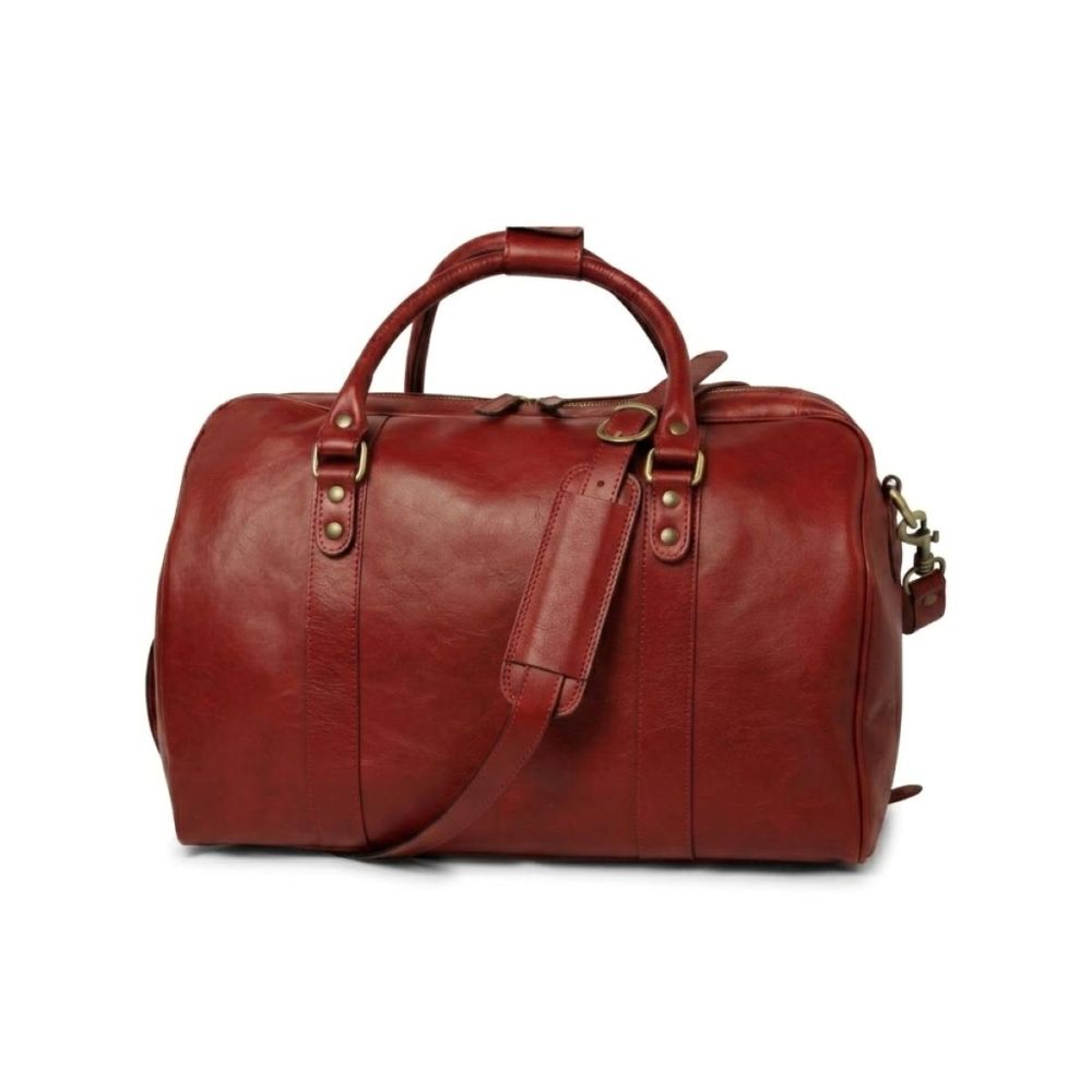 Borsone grande in pelle rossa con tracolla e fibbie color ottone.