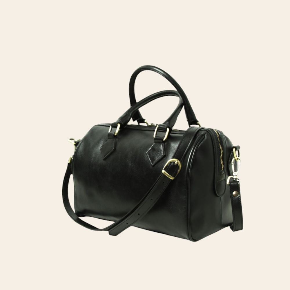 Bauletto in pelle nera con due manici e tracolla, chiusura con zip