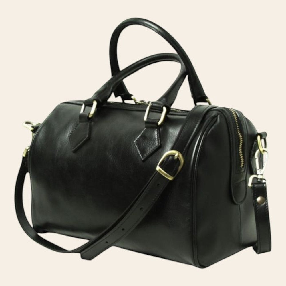 Bauletto in pelle nera con due manici e tracolla, chiusura con zip