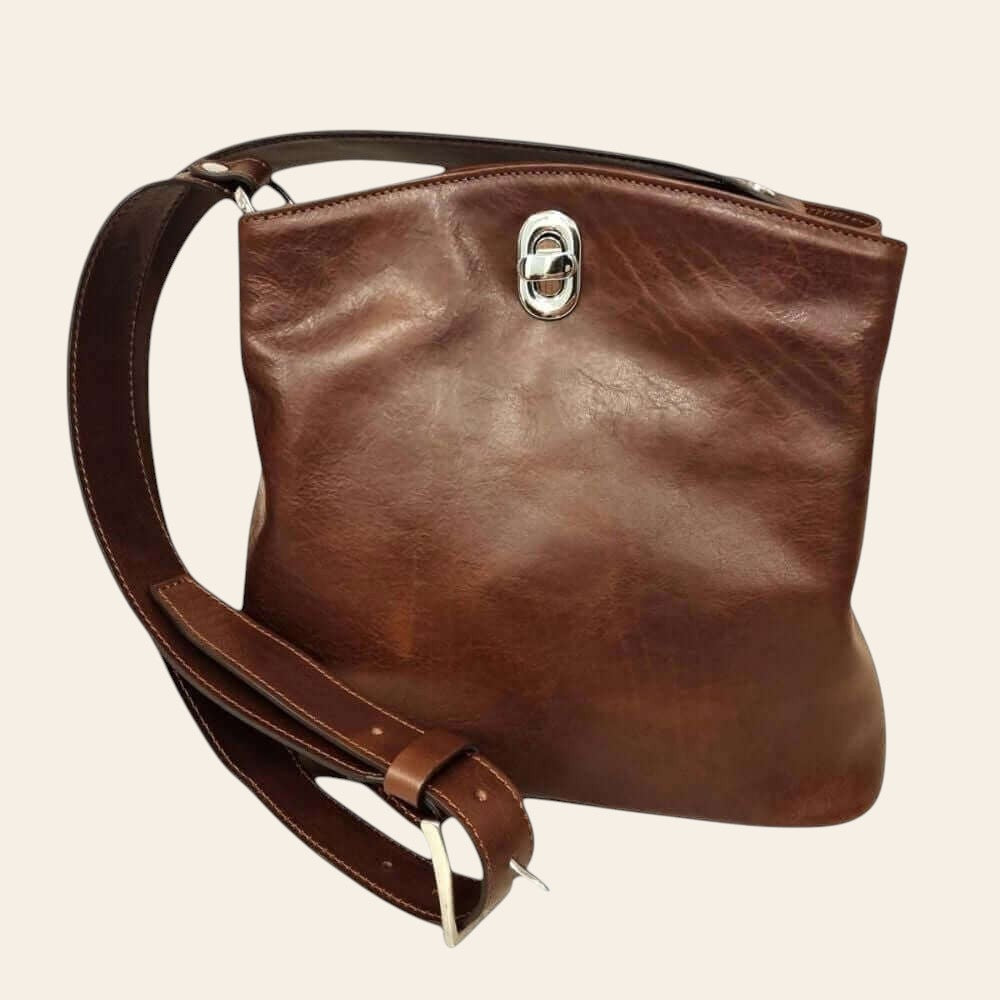 Borsa secchiello in pelle marrone scuro, tracolla con fibbia e passante