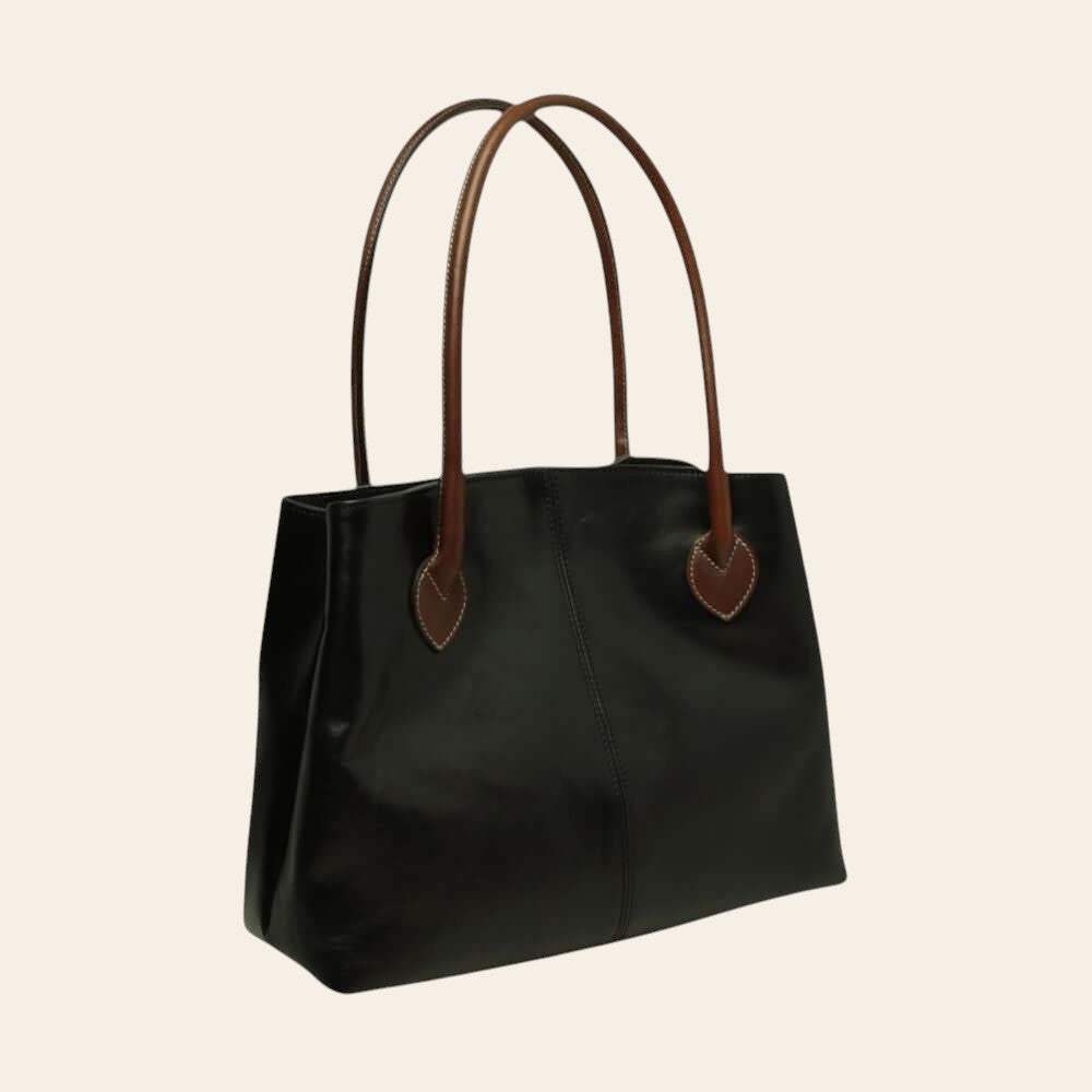 Borsa in pelle nera con due manici in marrone e logo metallico centrale
