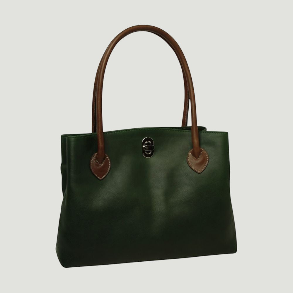 Borsa tote in pelle verde con due manici marroni e stemma metallico centrale.