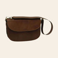 Borsa a tracolla in vitello pieno fiore color castagna, pattina frontale e tracolla