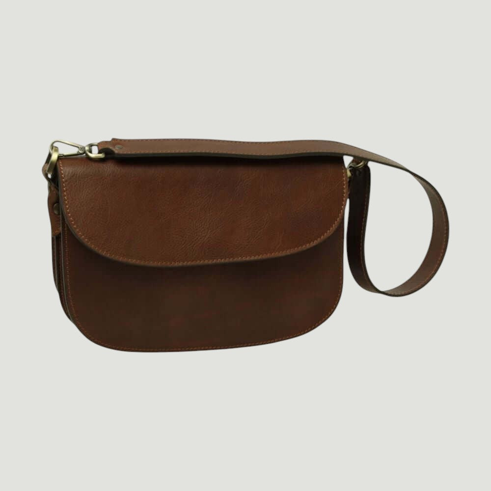 Borsa a tracolla marrone con patta arrotondata e occhielli in metallo