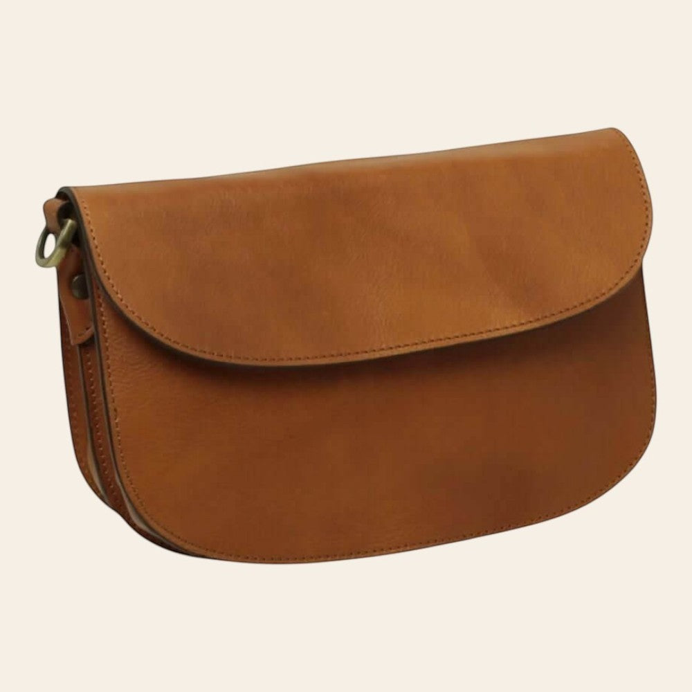 Borsa a tracolla in cuoio marrone con patta arrotondata e chiusura laterale