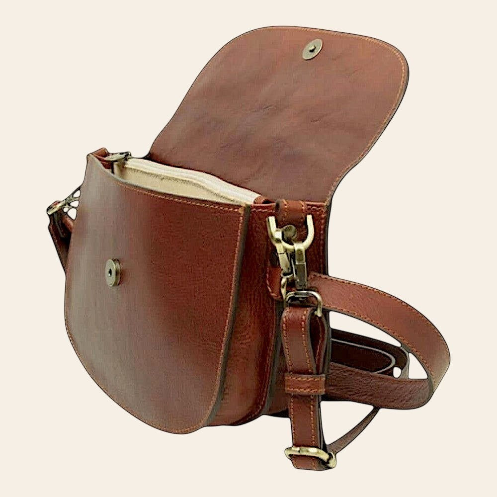 Borsa a tracolla mogano aperta con interni chiari e tracolla