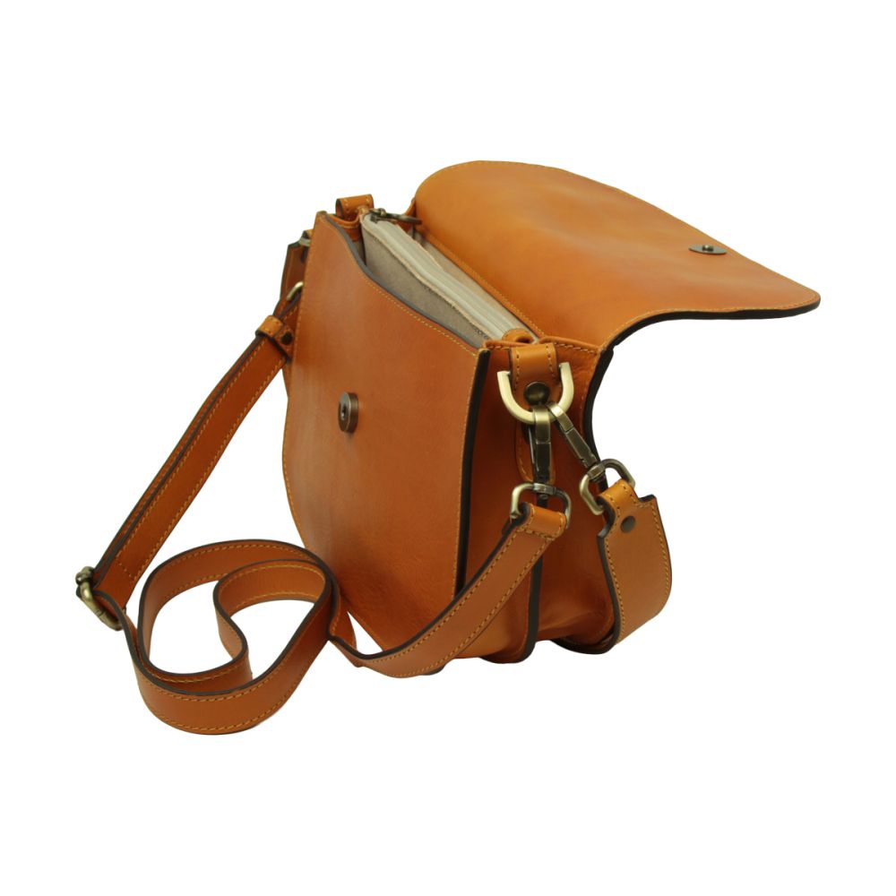 Borsa a tracolla in pelle di vitello pieno fiore ocra aperta con fodera chiara e cerniera visibili