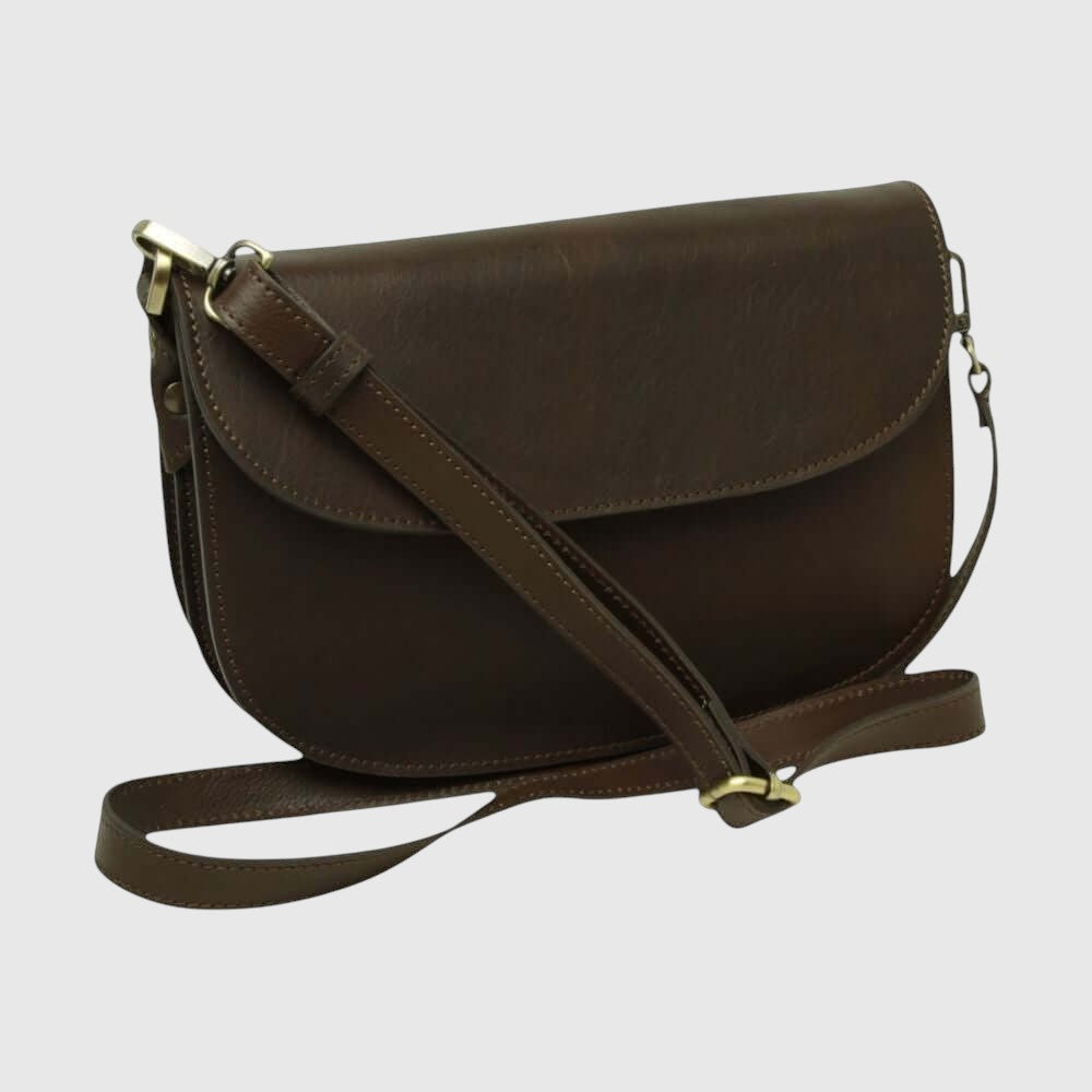 Borsa a tracolla in vitello marrone scuro, patta semicircolare e tracolla